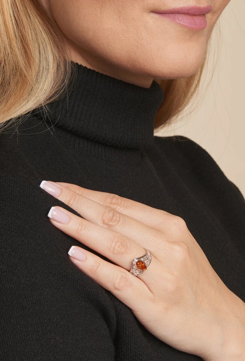 Bague avec ambre cognac de la baltique navette argent 925 - RIVE GAUCHE