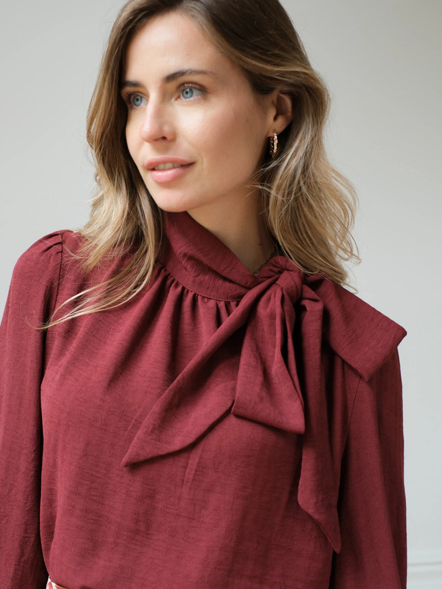 Blouse bordeaux texturée col lavallière et dos ouvert - RIVE GAUCHE