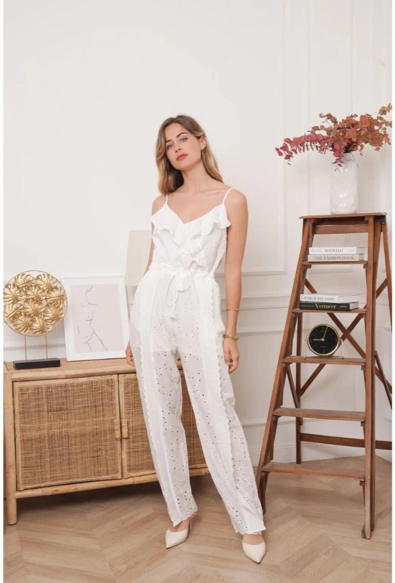 Combinaison blanche en coton style volants en dentelle avec cordon noué à la taille - RIVE GAUCHE