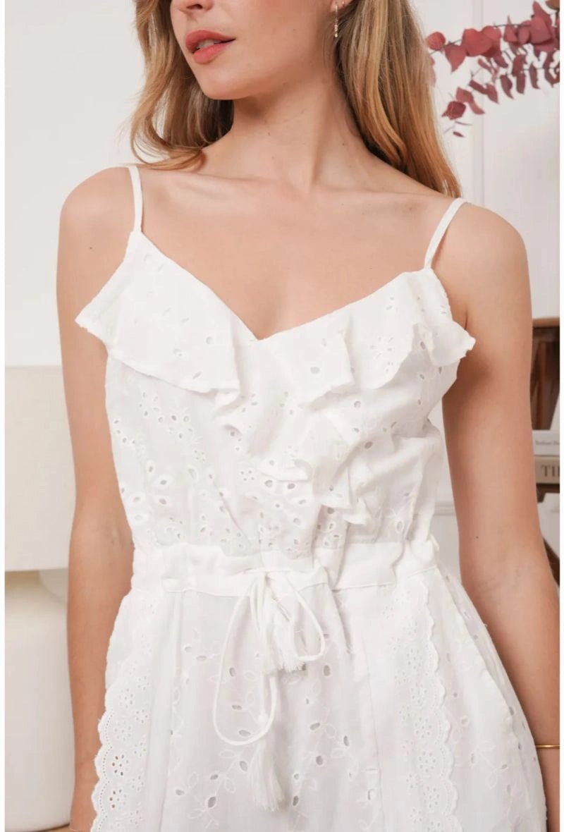 Combinaison blanche en coton style volants en dentelle avec cordon noué à la taille - RIVE GAUCHE