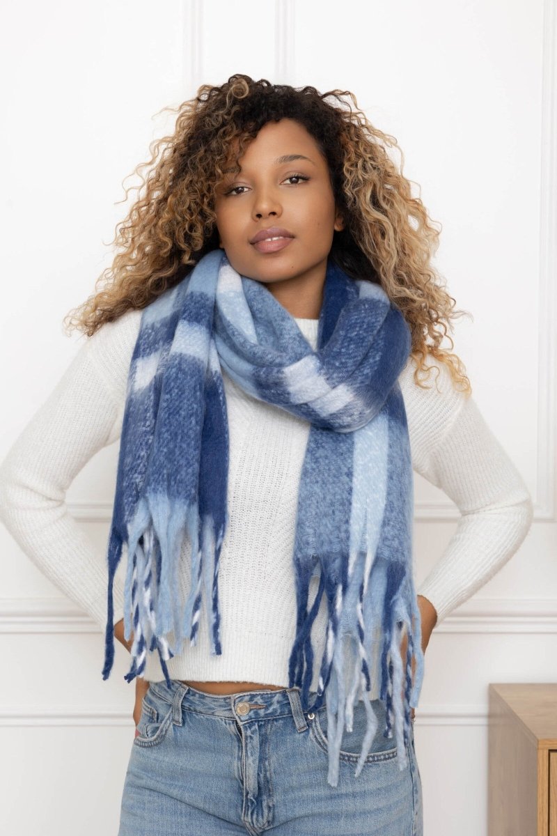 Écharpe en laine bleue à grosses franges et à carreaux - RIVE GAUCHE
