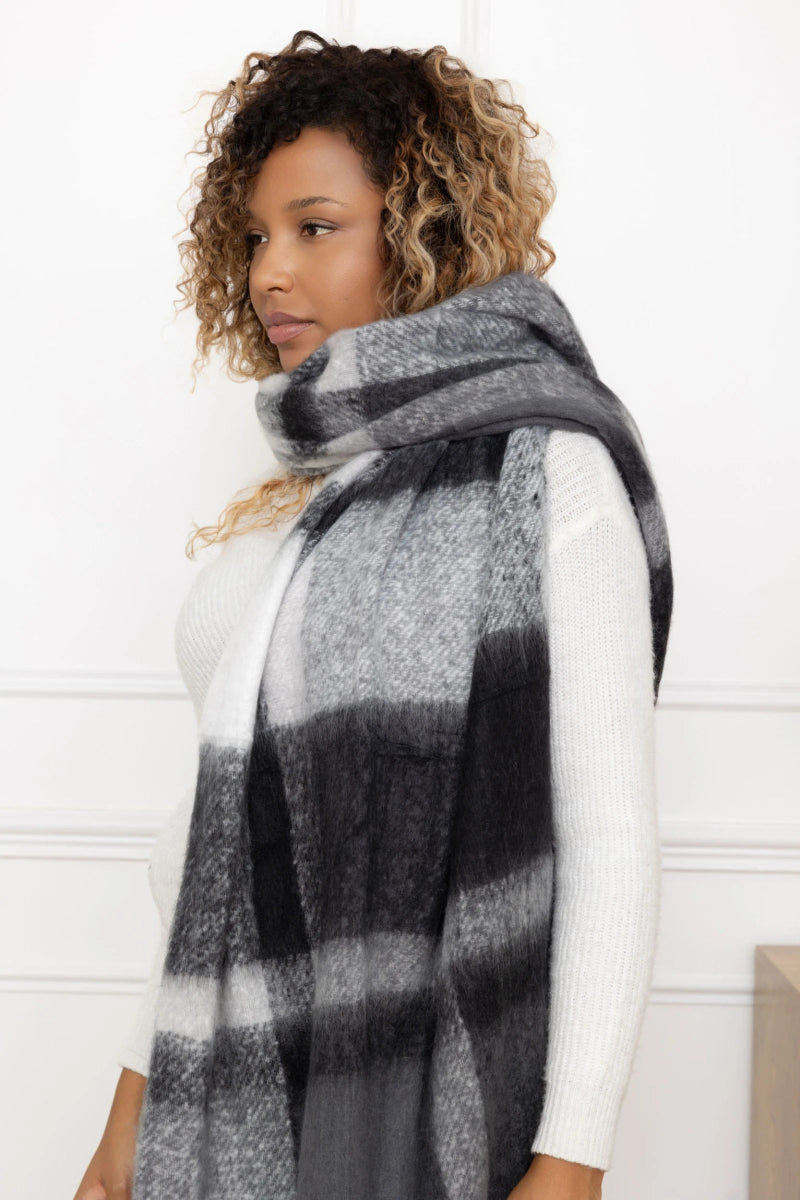 Écharpe en laine noire à grosses franges et à carreaux - RIVE GAUCHE