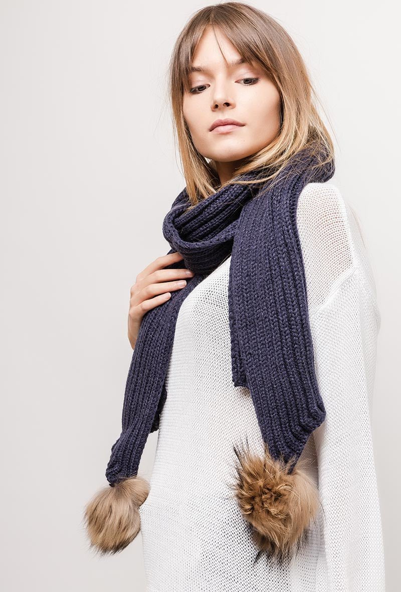 Écharpe marine en laine mélangée avec pompons en fourrure - RIVE GAUCHE