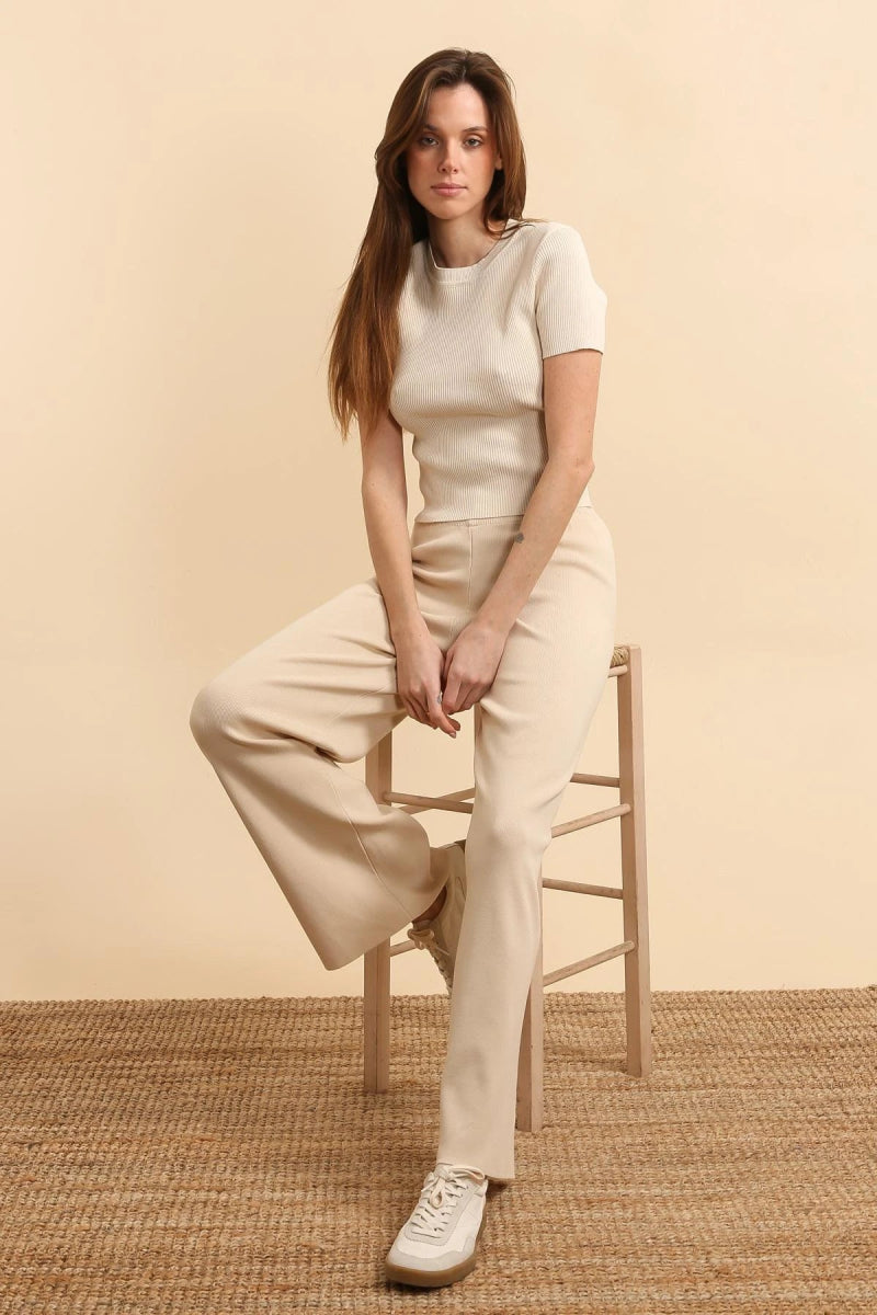 Ensemble deux pièces en maille beige - pull manche courtes et pantalon taille haute évasée - RIVE GAUCHE