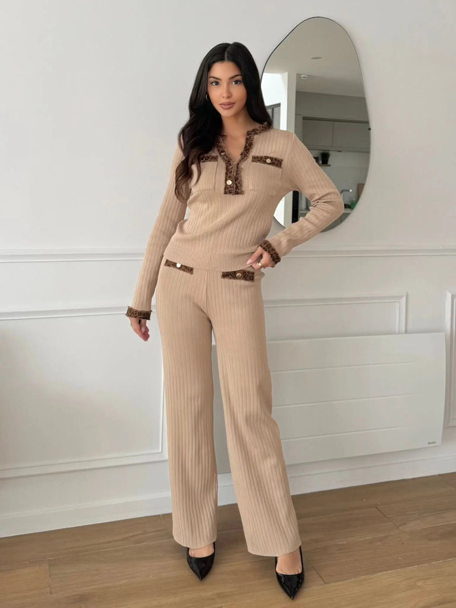 Ensemble en maille beige avec détails léopard et boutons dorés - RIVE GAUCHE