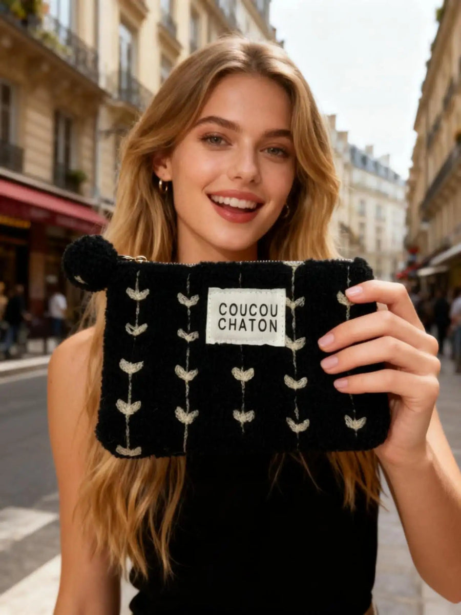 Pochette porte monnaie en moumoute avec ligne floral brodées COUCOU CHATON noir - RIVE GAUCHE