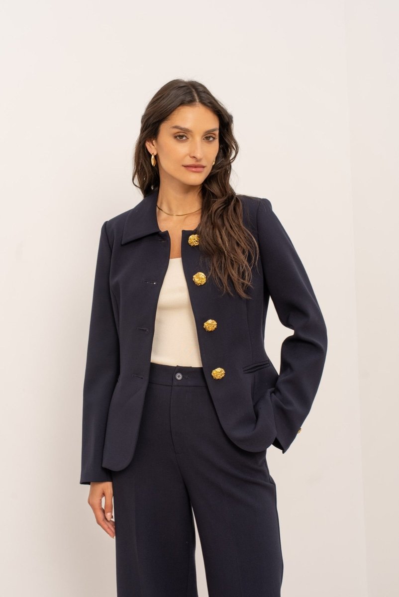Veste cintrée marine Aura avec col chemise structuré et boutons dorés - RIVE GAUCHE