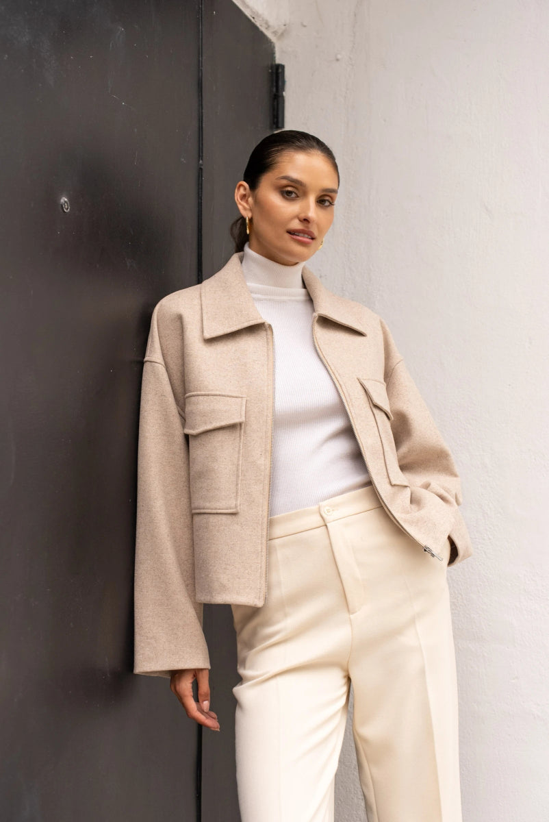 Veste courte structurée beige en laine mélangée à poches plaquées - RIVE GAUCHE