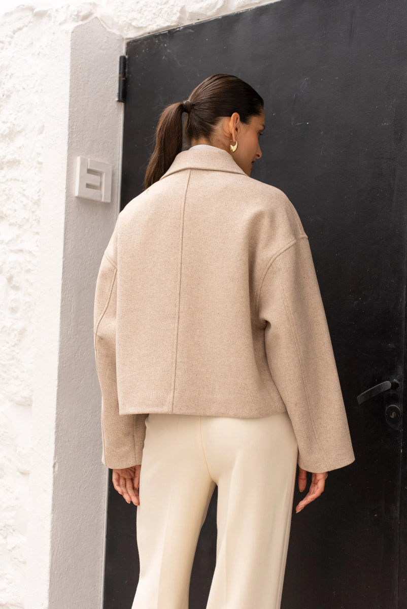 Veste courte structurée beige en laine mélangée à poches plaquées - RIVE GAUCHE