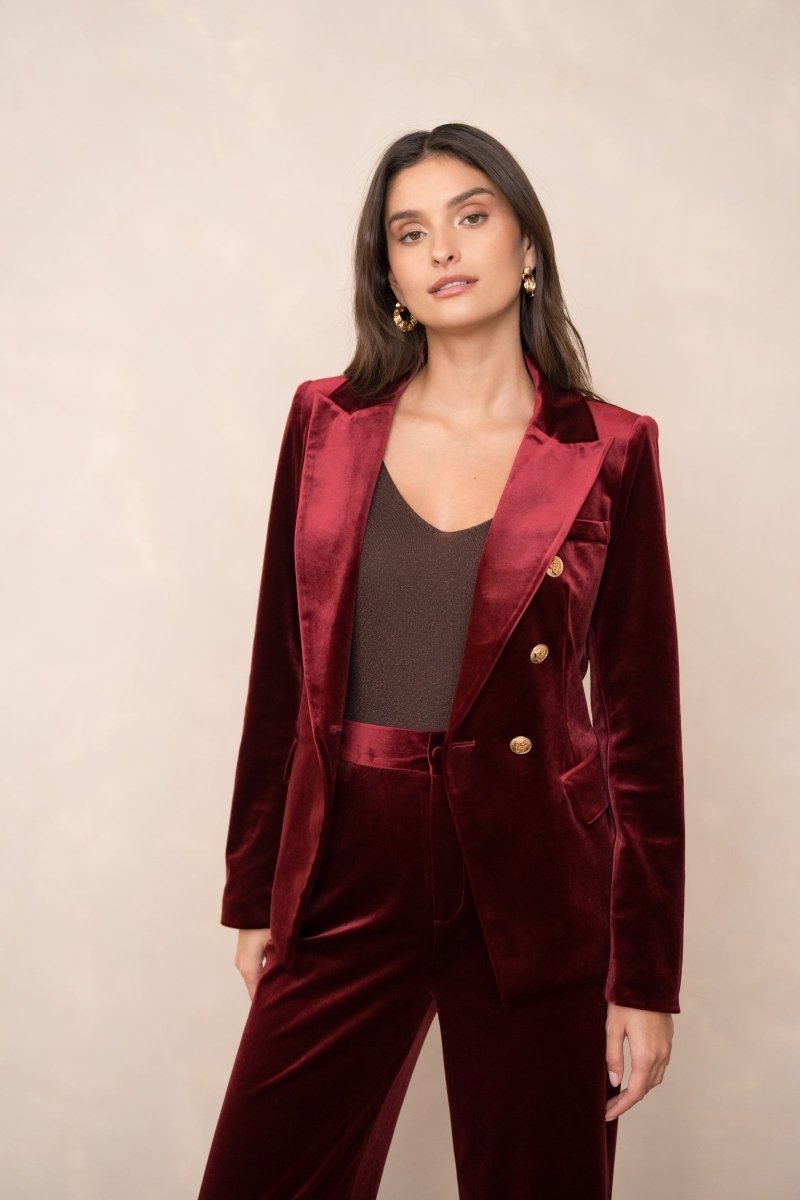 Veste de blazer Agathe cintrée en velours bordeaux avec boutonnage doré - RIVE GAUCHE