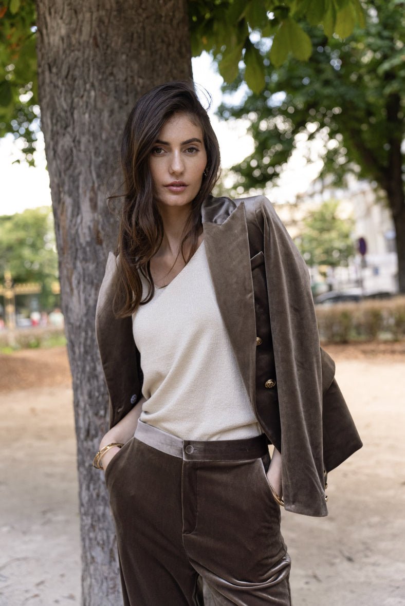 Veste de blazer Agathe cintrée en velours taupe avec boutonnage doré - RIVE GAUCHE